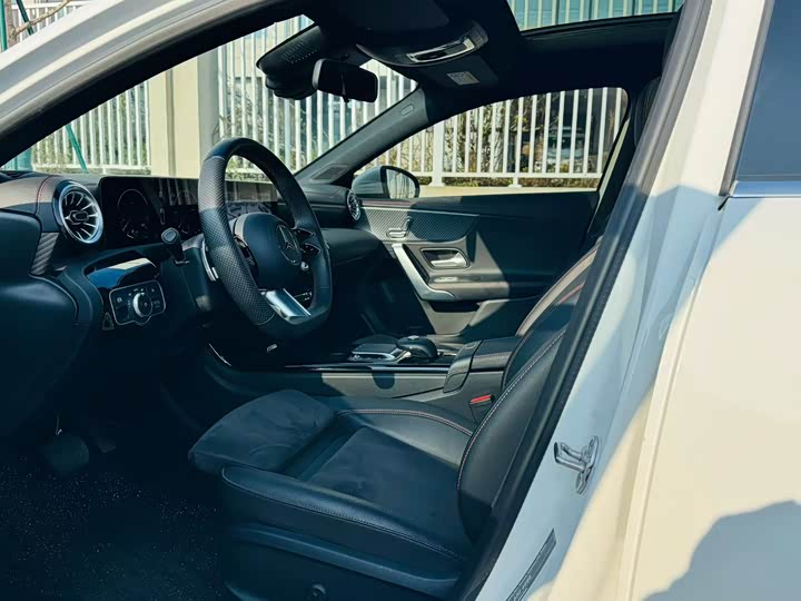 Фото 4 - Mercedes-Benz A-Class