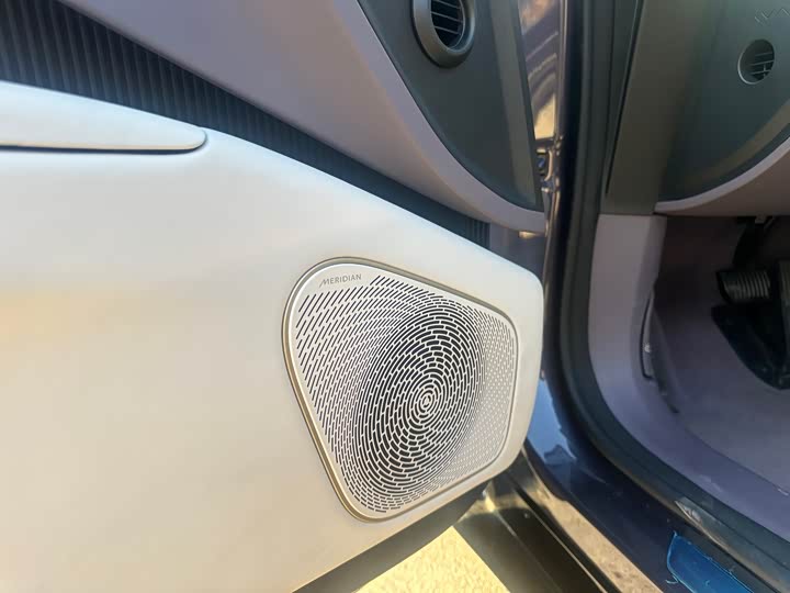 Фото 3 - Avatr 12