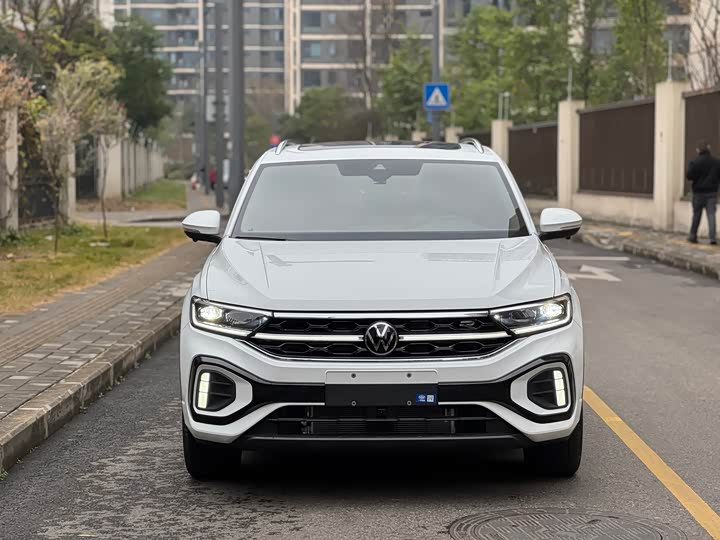 Фото 2 - Volkswagen T-Roc