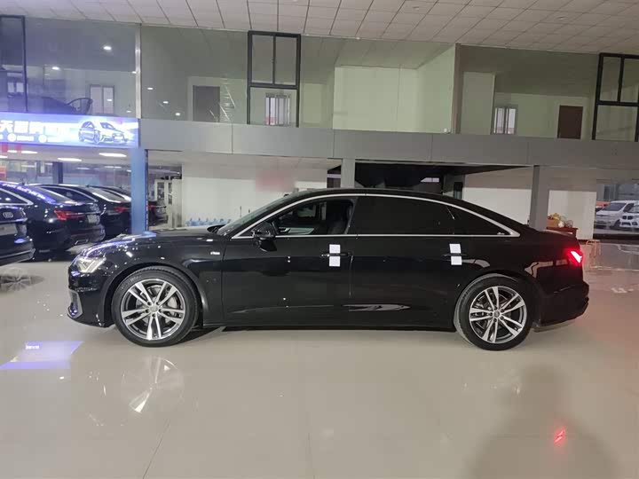 Фото 5 - Audi A6L