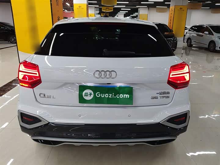 Фото 6 - Audi Q2L