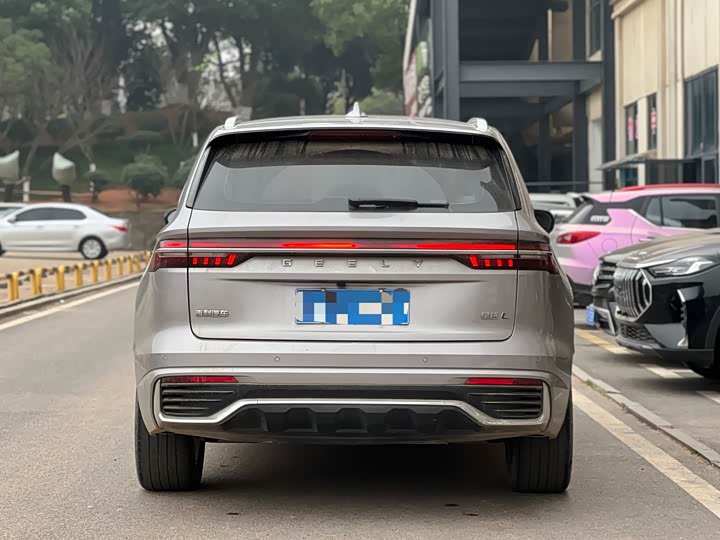 Фото 8 - Geely Monjaro