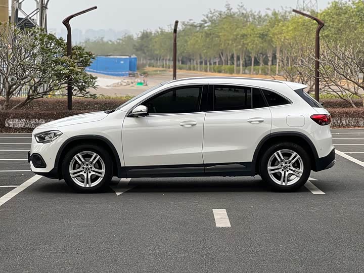 Фото 2 - Mercedes-Benz GLA-Class