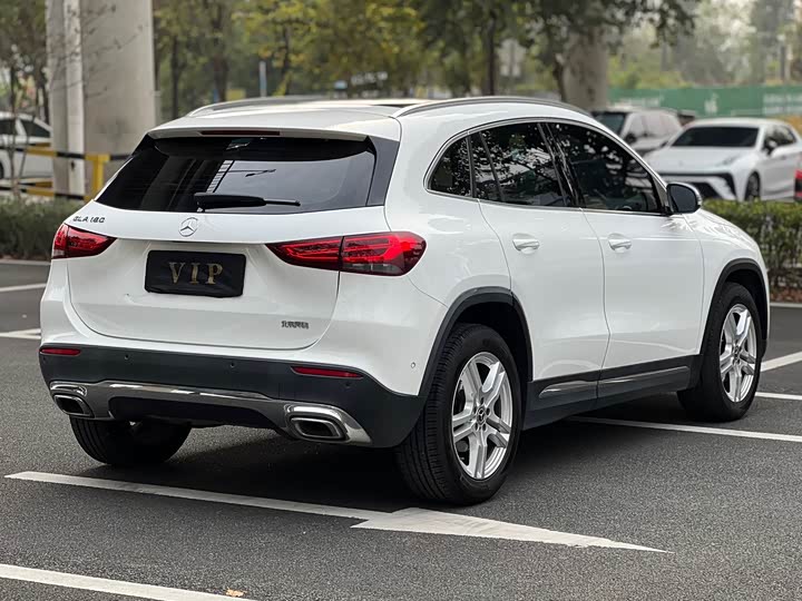 Фото 3 - Mercedes-Benz GLA-Class