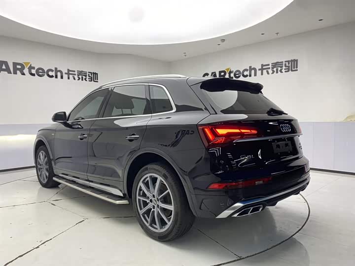 Фото 7 - Audi Q5L