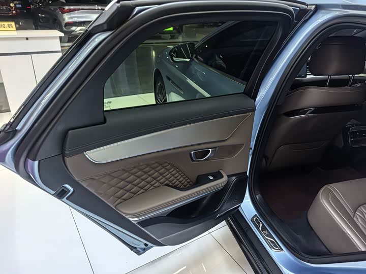 Фото 9 - BYD Han