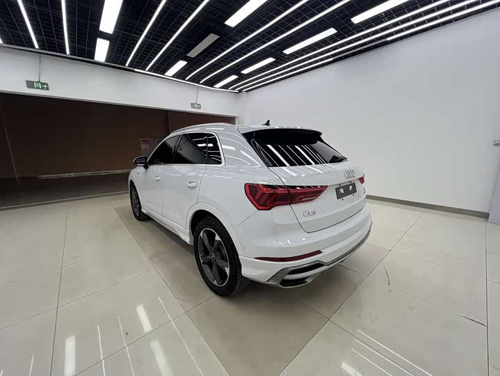 Фото 6 - Audi Q3