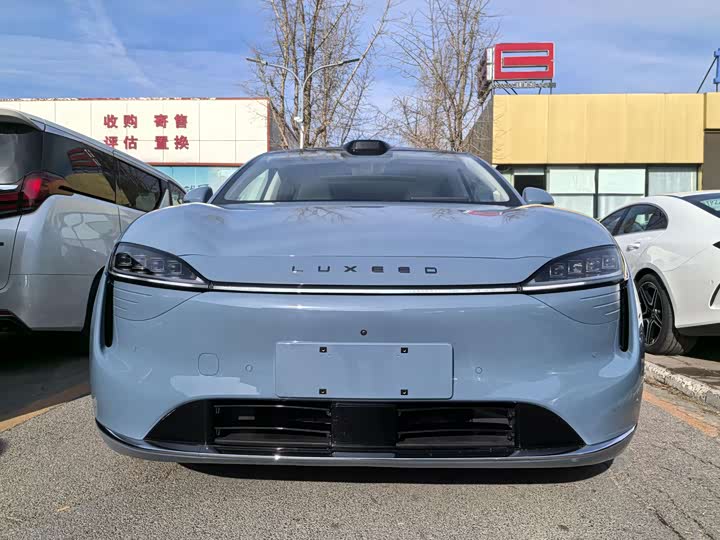 Фото 2 - Luxeed R7