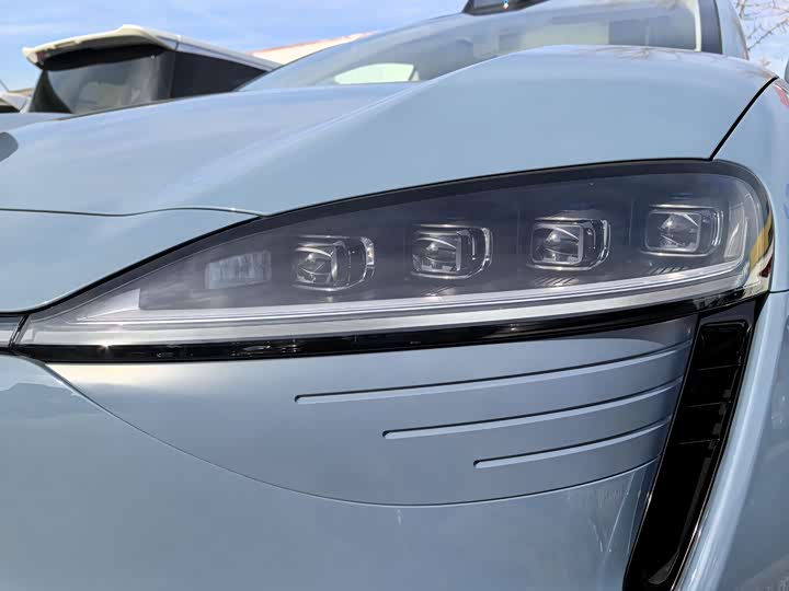 Фото 4 - Luxeed R7