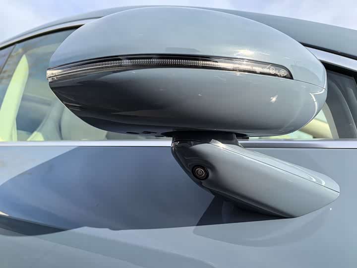 Фото 6 - Luxeed R7