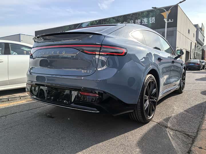 Фото 7 - Luxeed R7