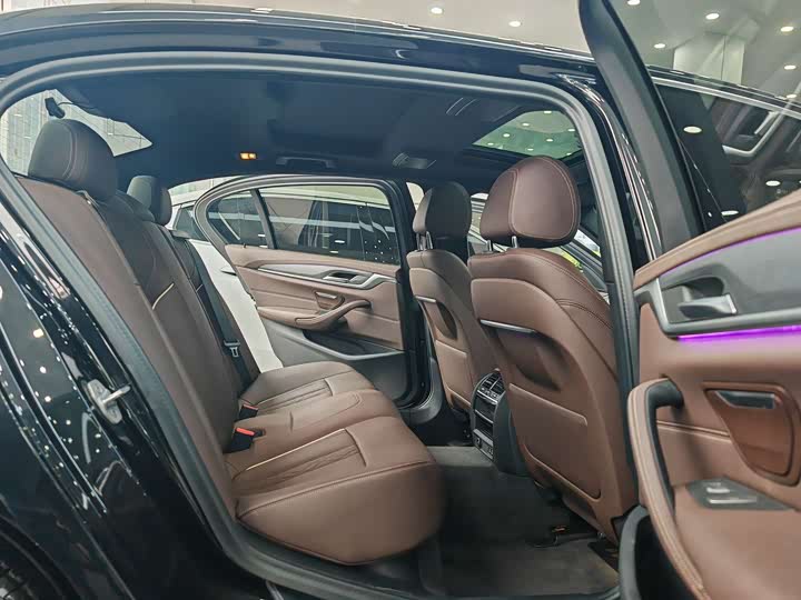 Фото 6 - BMW 5 Series