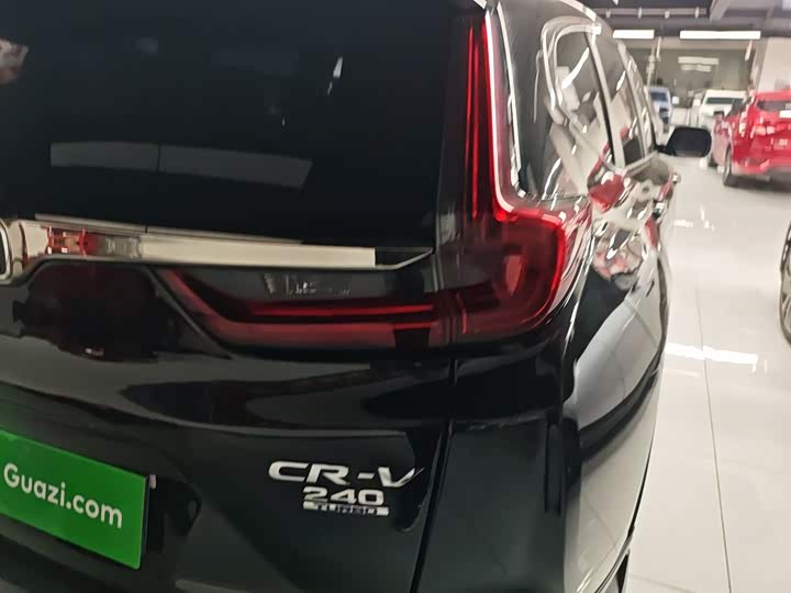 Фото 8 - Honda CR-V