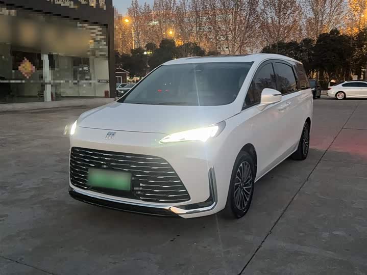 Фото 1 - Buick GL8 Hybrid