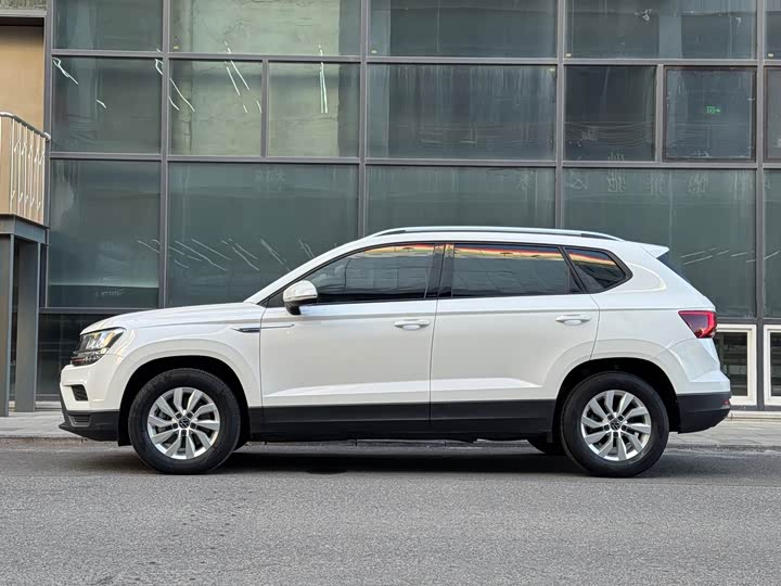 Фото 3 - Volkswagen Tharu