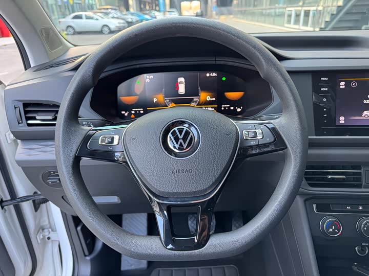 Фото 9 - Volkswagen Tharu