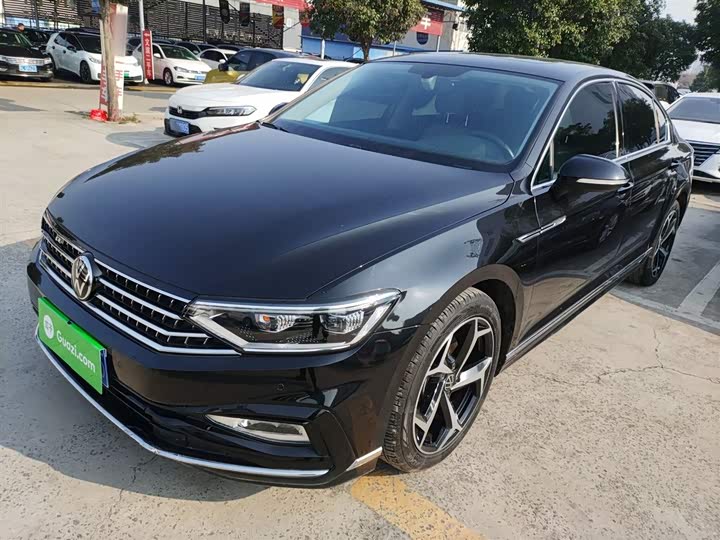 Фото 2 - Volkswagen Magotan