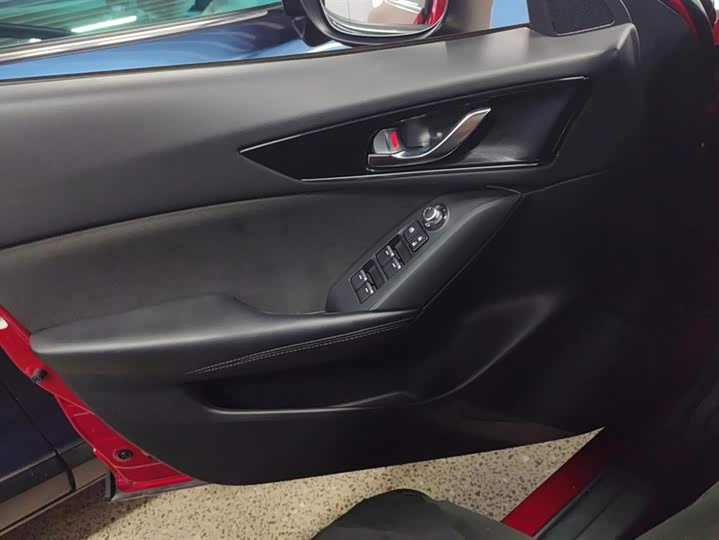 Фото 7 - Mazda CX-4