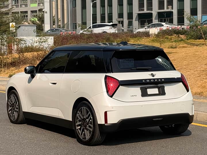 Фото 4 - Mini Cooper