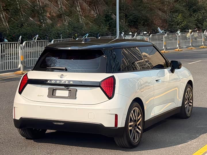 Фото 6 - Mini Cooper