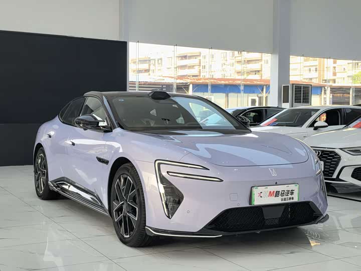 Фото 3 - Avatr 06