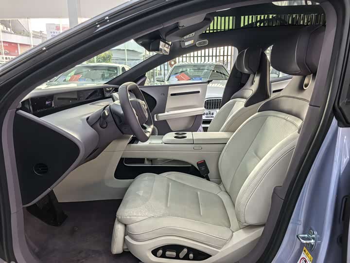 Фото 6 - Avatr 06