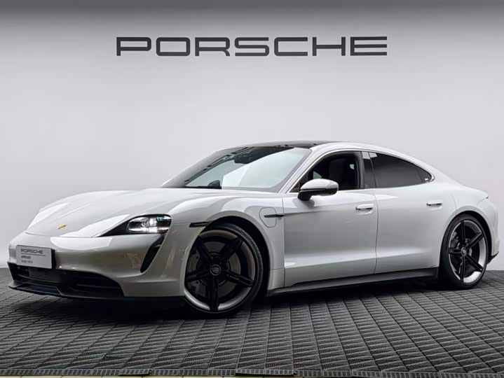 Фото 1 - Porsche Taycan