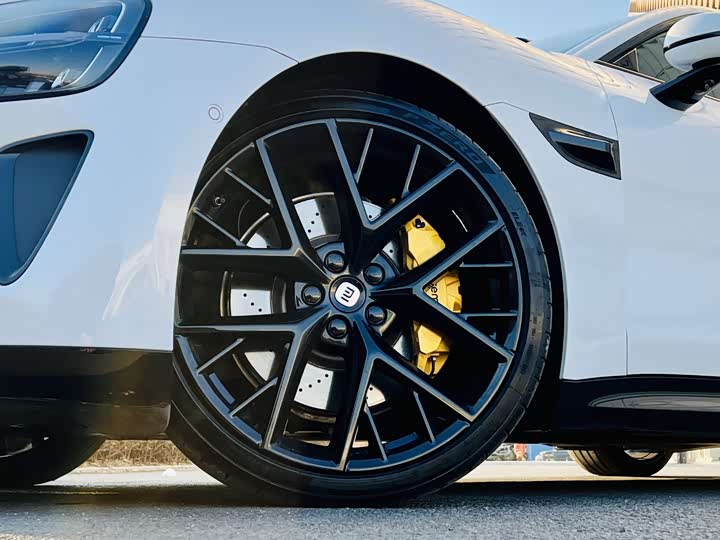 Фото 6 - Xiaomi SU7