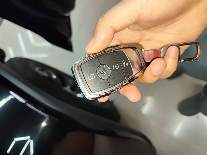 Фото 9 - Mercedes-Benz GLC-Class