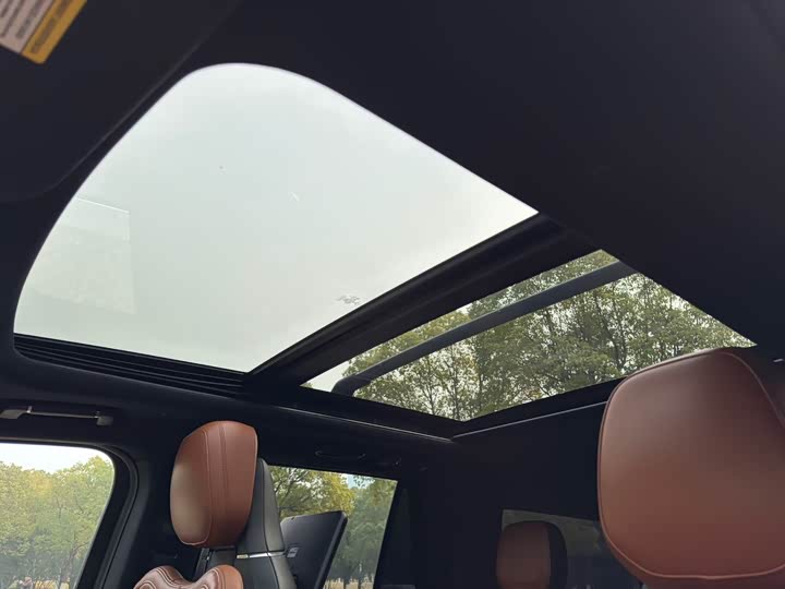 Фото 6 - Lincoln Navigator