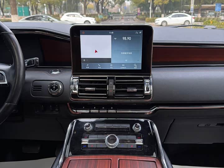 Фото 9 - Lincoln Navigator