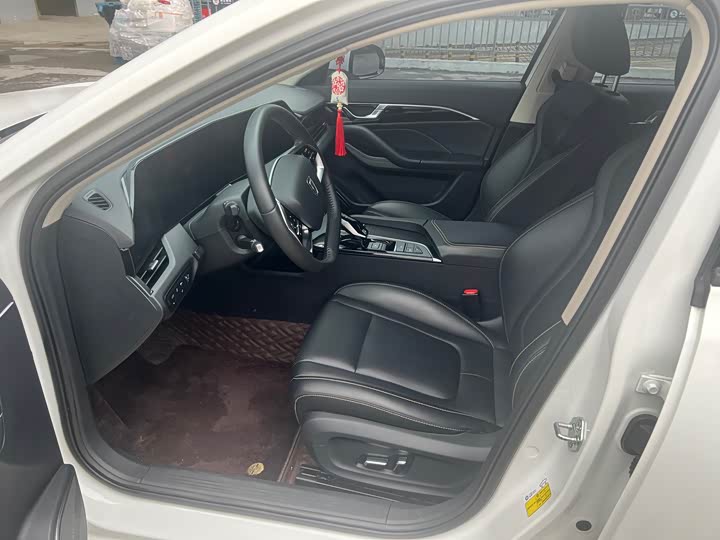 Фото 4 - Bestune B70