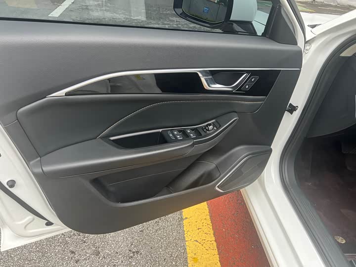 Фото 7 - Bestune B70