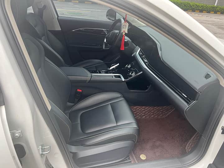 Фото 8 - Bestune B70