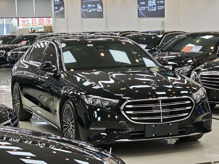 Фото 3 - Mercedes-Benz E-Class