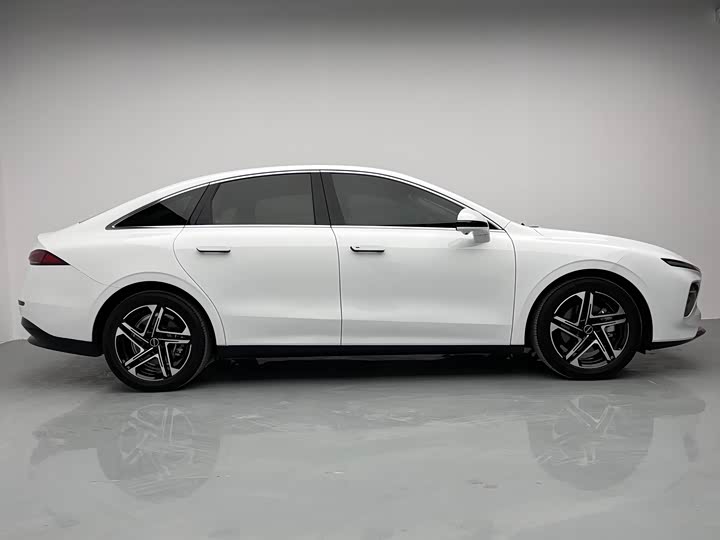 Фото 8 - Roewe D7