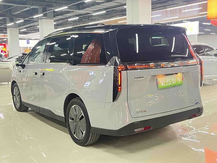 Фото 4 - Maxus Mifa 7