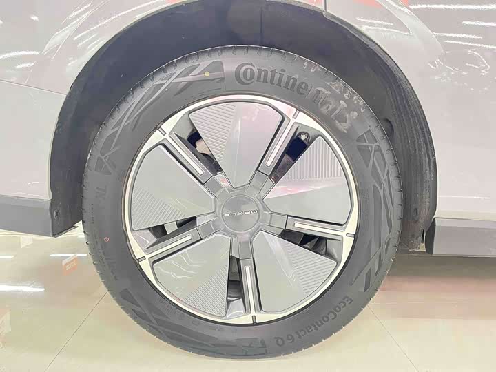 Фото 5 - Maxus Mifa 7