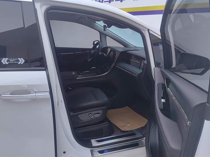 Фото 8 - GAC Trumpchi M8