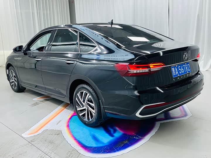 Фото 4 - Volkswagen Lavida