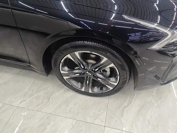 Фото 6 - Kia K5