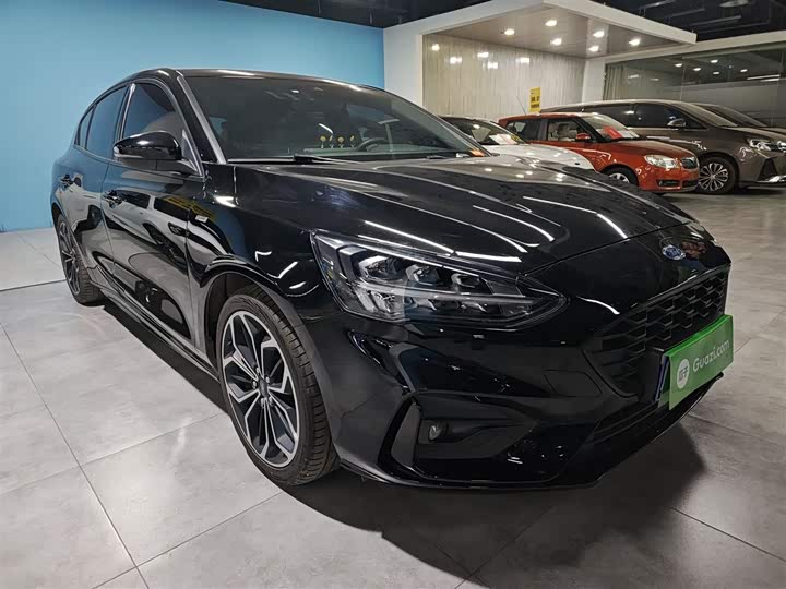 Фото 4 - Ford Focus