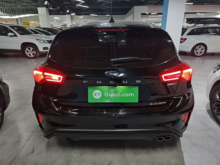 Фото 6 - Ford Focus