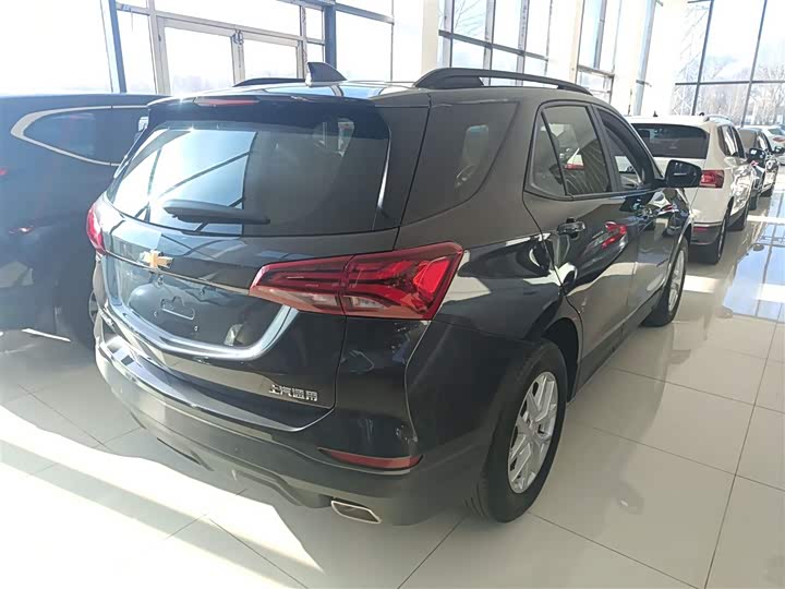 Фото 7 - Chevrolet Equinox