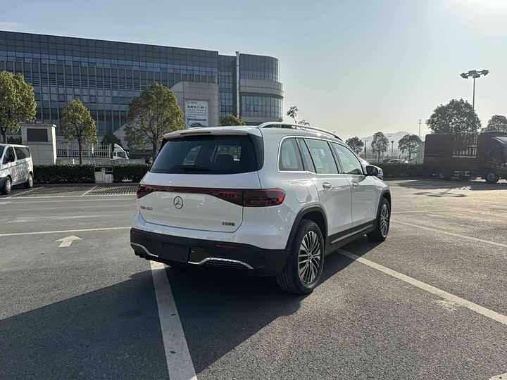 Фото 6 - Mercedes-Benz EQB