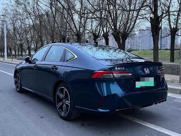 Фото 9 - Honda Inspire Hybrid