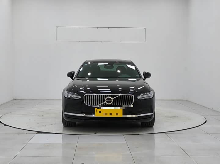 Фото 2 - Volvo S90
