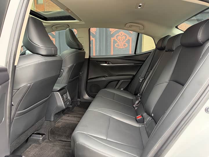 Фото 6 - Toyota Camry