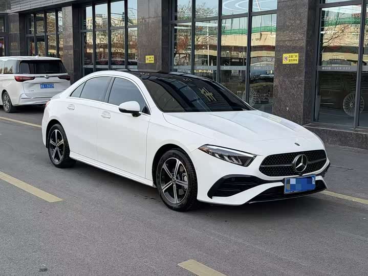 Фото 3 - Mercedes-Benz A-Class