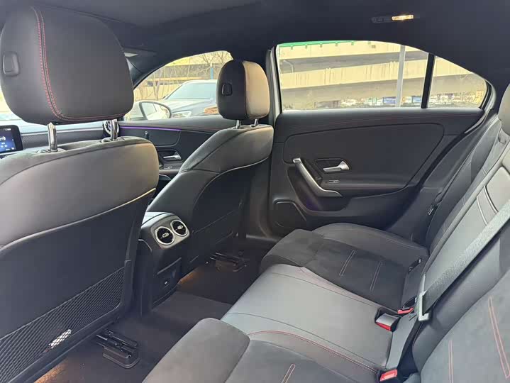 Фото 8 - Mercedes-Benz A-Class